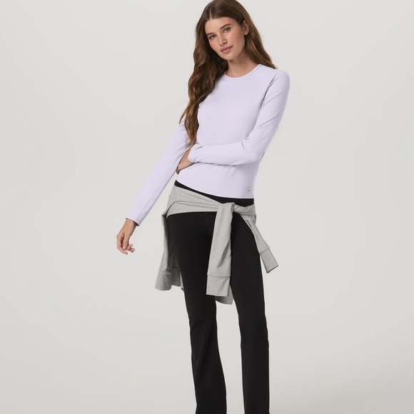 Like New Vuori Long Sleeve Pose Crew - Picture 3 of 8